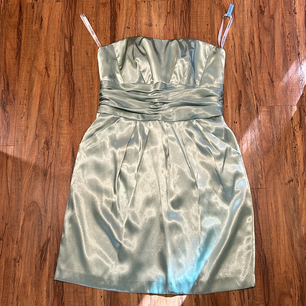 DAVID’s BRIDAL Seafoam green mini formal dress. Size 12.